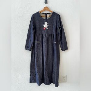Peanuts United feature syndicate inc. Snoopy denim dress
